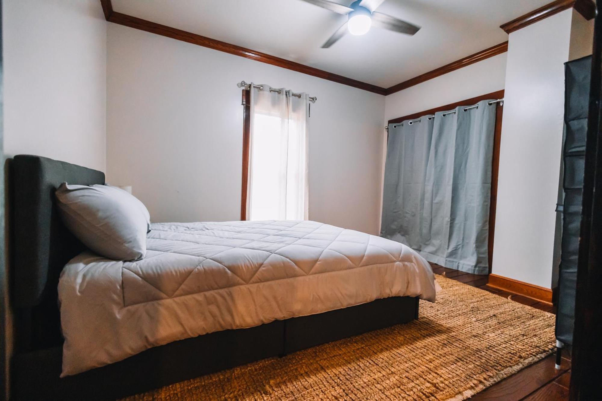 Downtown Escape Great For Large Families & Groups Villa Sugarcreek Exterior photo